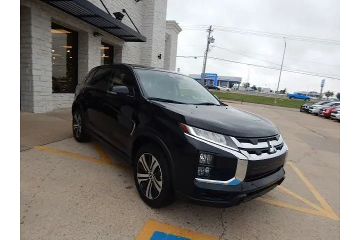 $22774 : Mitsubishi Outlander Sport 2 image 7