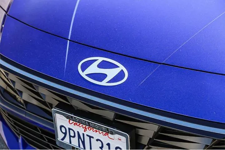 $18495 : Hyundai ELANTRA 2024 SEL 4dr image 5