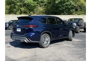$39931 : Toyota Highlander 2023 LE 4d thumbnail