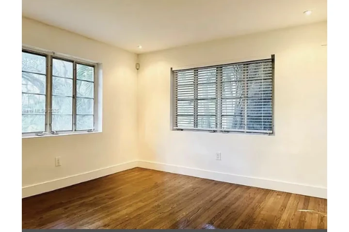 $1700 : 3 dormitorios y 2 baños image 1