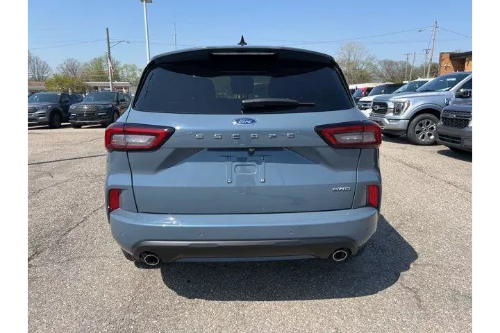 $24642 : Ford Escape 2024 AWD ST-Line image 4