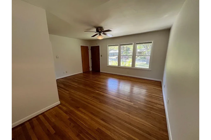 $1500 : Welcome to 1908 Aggie Lane a c image 5