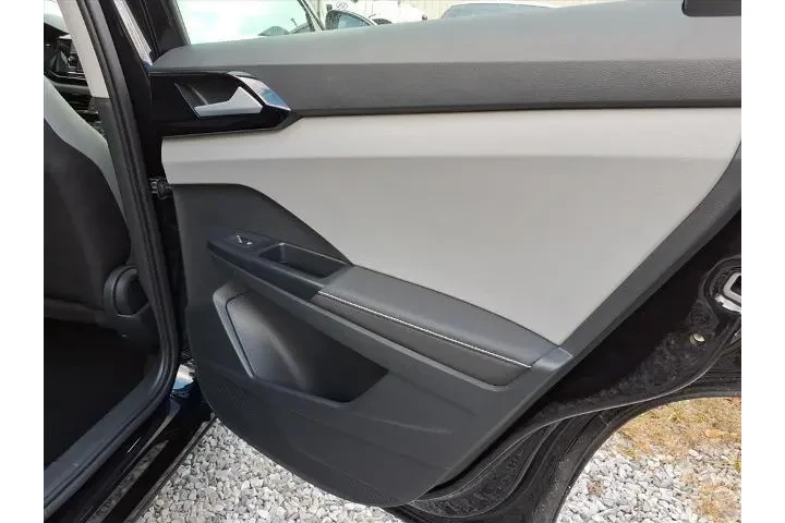 $19995 : Volkswagen Taos 2024 S 4dr S image 7