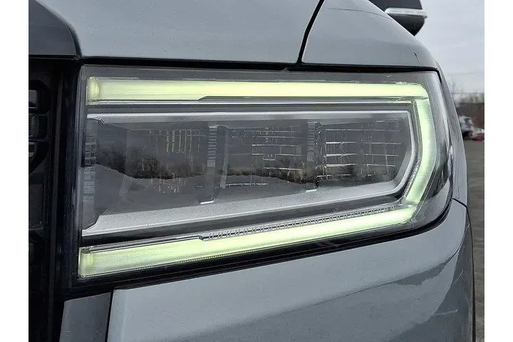 $27650 : GMC Acadia 2023 4x4 SLE 4dr image 9