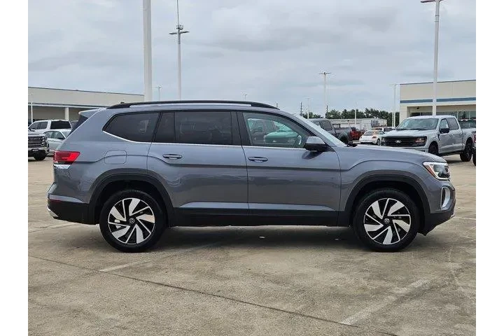 $30138 : Volkswagen Atlas 2025 SE 4dr image 2