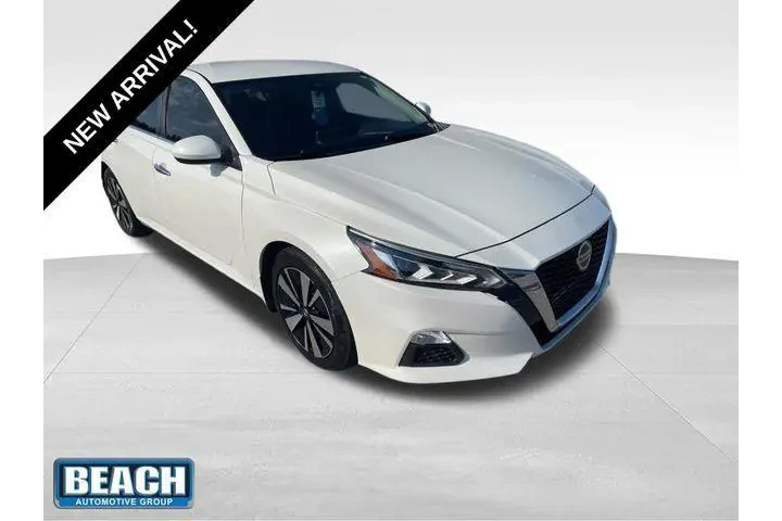 $17148 : Nissan Altima 2021 2.5 SV 4d image 1