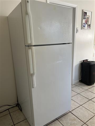 $200 : Refrigerador Blanco image 1