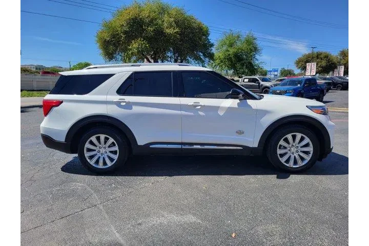 $38500 : Ford Explorer 2023 King Ranc image 2