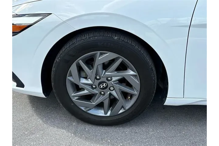 $18985 : Hyundai ELANTRA 2024 SEL 4dr image 8