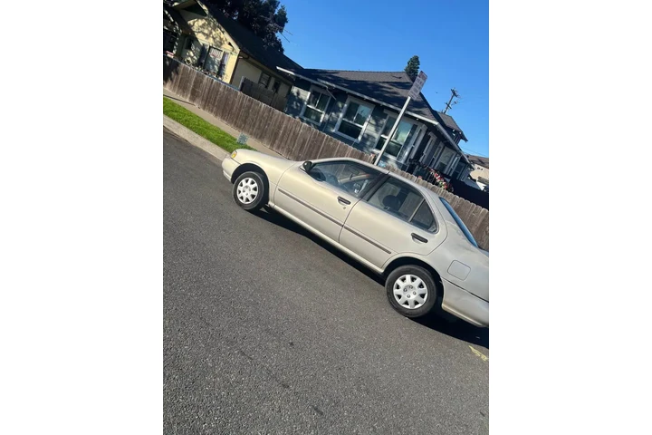 $1500 : nissan sentra image 1