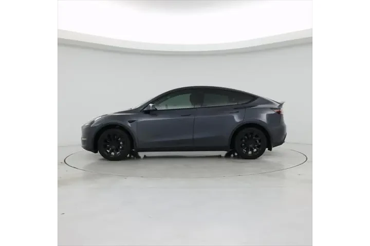 $26998 : Tesla Model Y 2021 AWD Long image 3