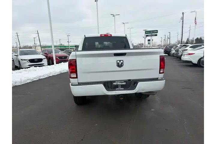 $14980 : Ram 1500 2018 4x2 Express 4d image 10