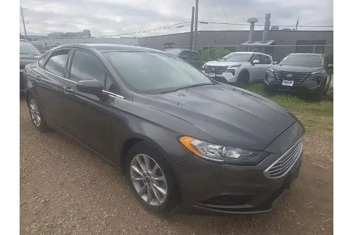 $11784 : Ford Fusion 2017 SE 4dr Seda image 4