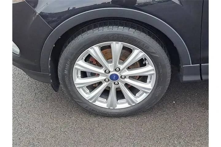 $8985 : Ford Escape 2017 Titanium 4d image 9