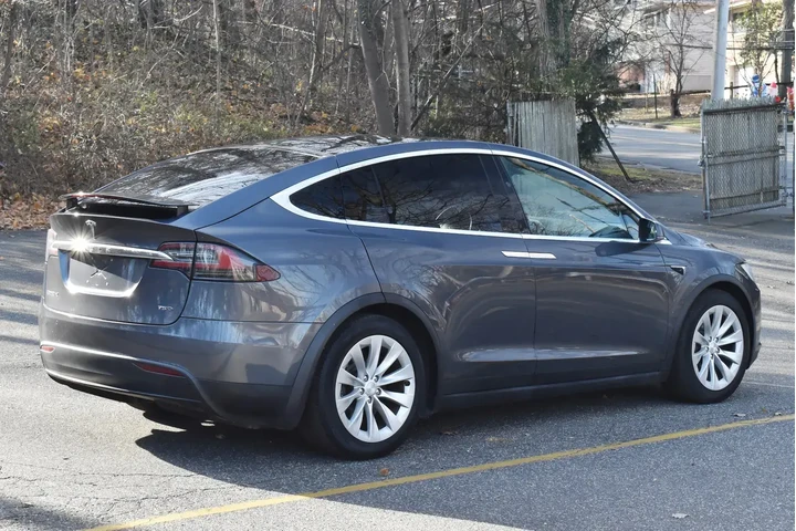 $22595 : Tesla Model X 2018 AWD 75D 4 image 8