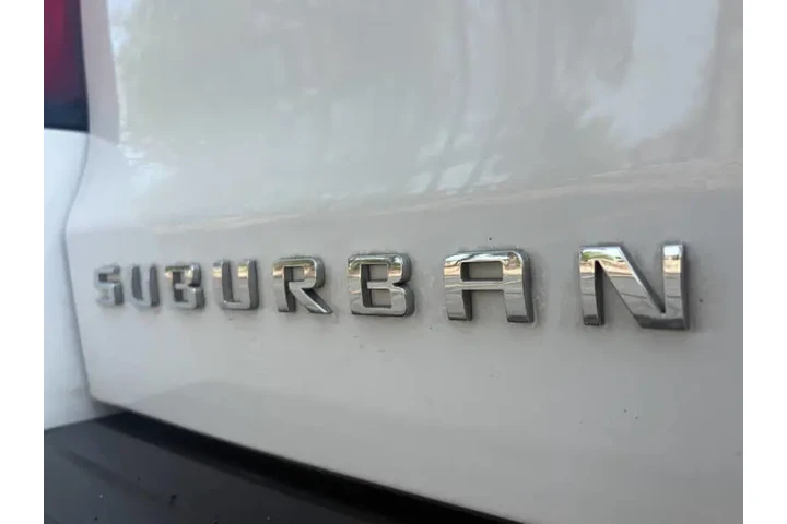 $18900 : 2017 Suburban LT image 10