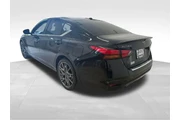 $24228 : Nissan Altima 2023 2.0 SR 4d thumbnail