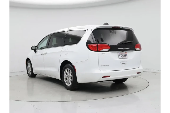 $21998 : Chrysler Voyager 2022 LX 4dr image 2