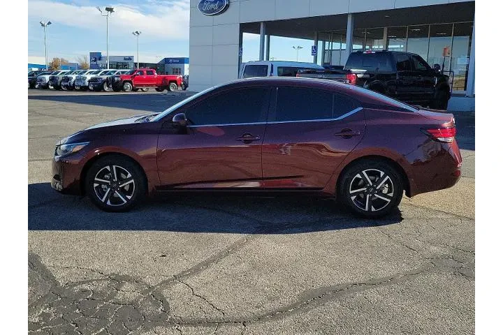 $22200 : Nissan Sentra 2024 SV 4dr Se image 2