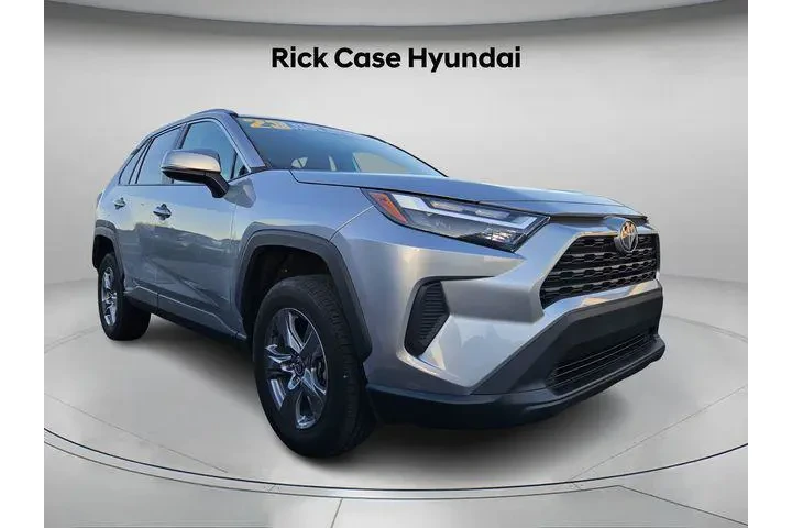 $28491 : Toyota RAV4 2023 XLE 4dr SUV image 4