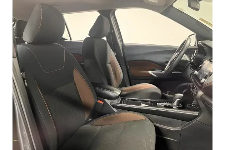 $18547 : Nissan Kicks 2024 SR 4dr Cro image 10