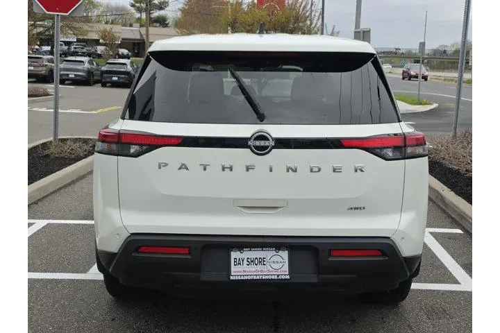 $28507 : Nissan Pathfinder 2024 AWD S image 7