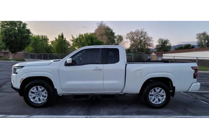 $27500 : 2024 Frontier SV image 6