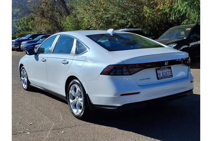 $23690 : Honda Accord 2024 LX 4dr Sed image 7