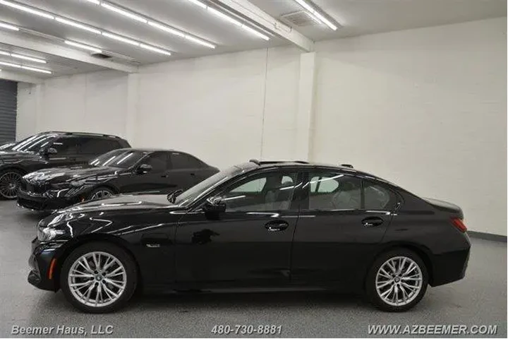 $29998 : BMW 3 Series 2023 330e 4dr S image 4