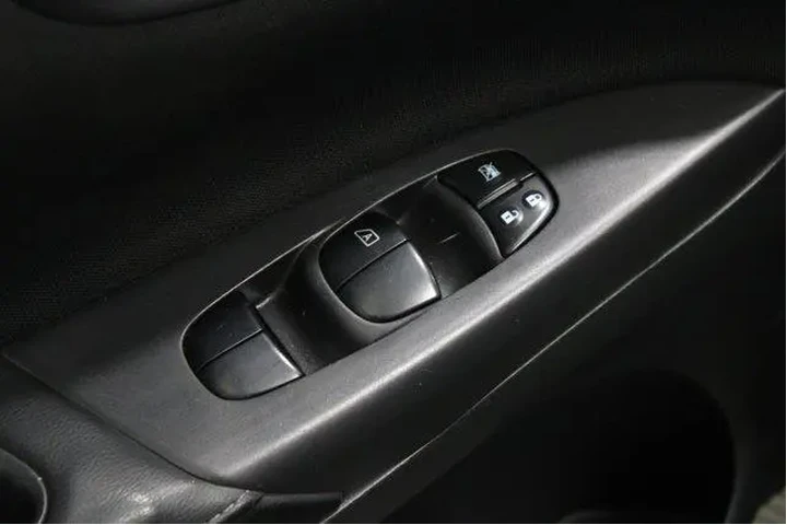 $11917 : Nissan Sentra 2018 S 4dr Sed image 3