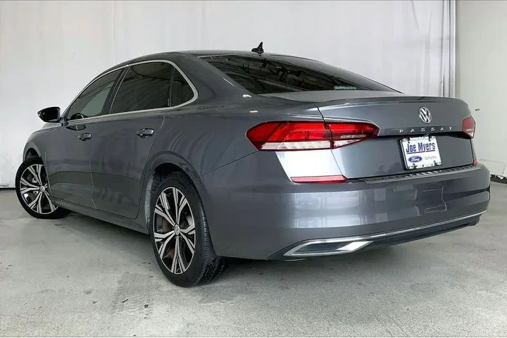 $18491 : Volkswagen Passat 2022 SE 4d image 5