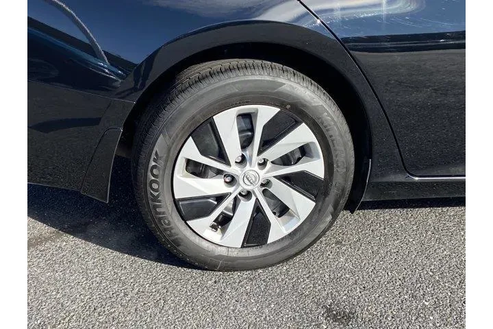 $19550 : Nissan Altima 2025 2.5 S 4dr image 10