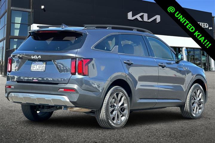 $30998 : Pre-Owned 2022 Sorento X-Line image 4