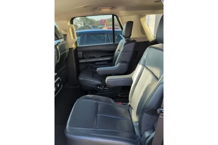 $37304 : Ford Expedition 2024 4x2 XLT image 9