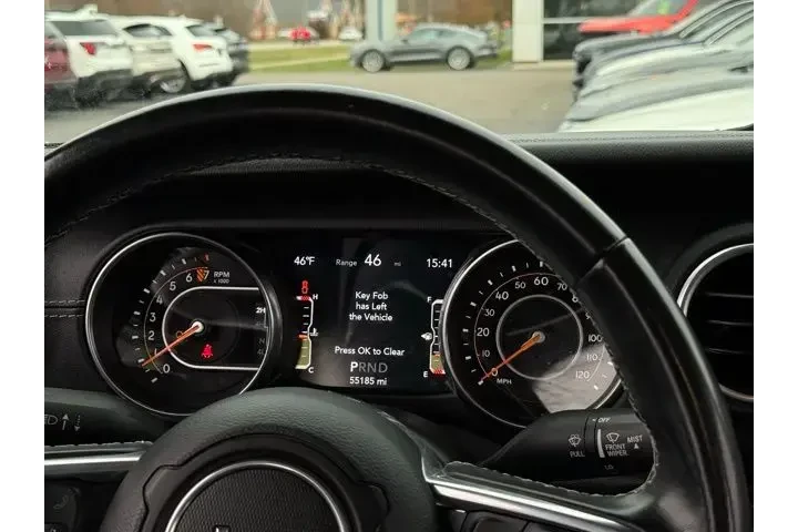 $29500 : Jeep Gladiator 2021 4x4 Over image 9