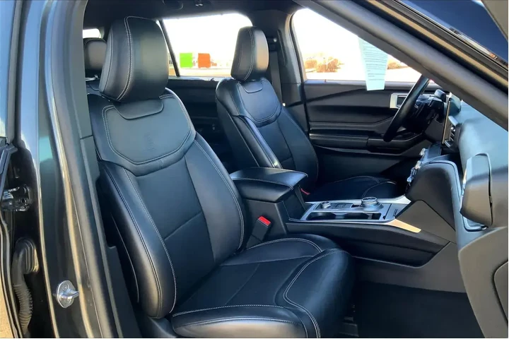 $26991 : Ford Explorer 2020 AWD ST 4d image 8