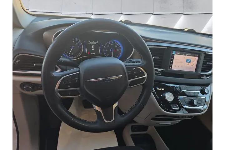 $13791 : Chrysler Voyager 2023 LX 4dr image 9