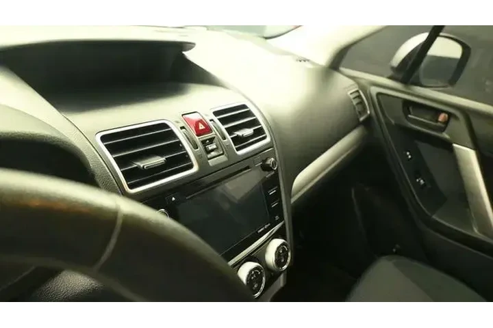 $18839 : Subaru Forester 2018 AWD 2.5 image 9