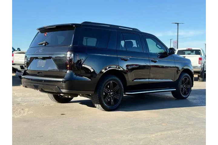 $34419 : Ford Expedition 2020 4x4 XLT image 2