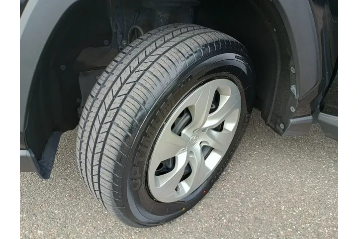 $20292 : Toyota RAV4 2022 LE 4dr SUV image 9