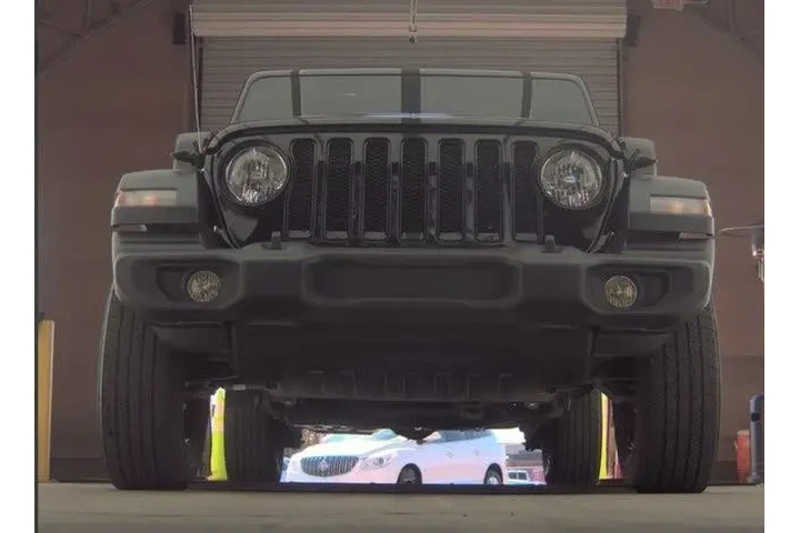 Jeep Wrangler 2023 4x4 Sport image 9