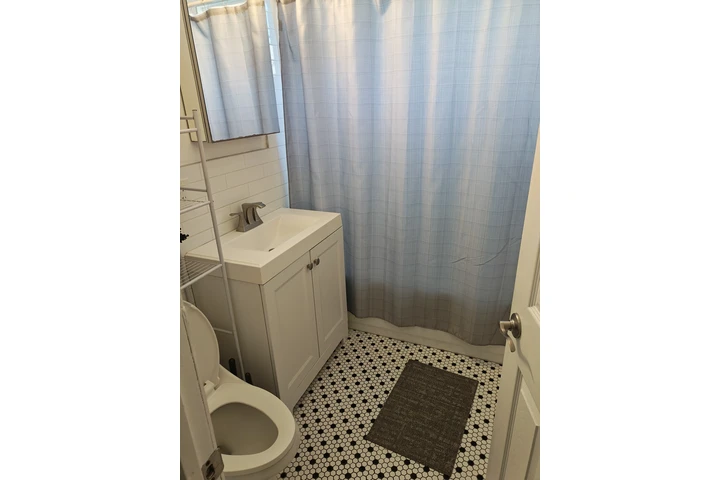 $900 : Se renta recamara para 1 o 2 image 8