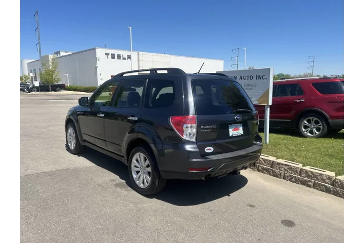 $6900 : 2011 Forester 2.5X Premium image 4
