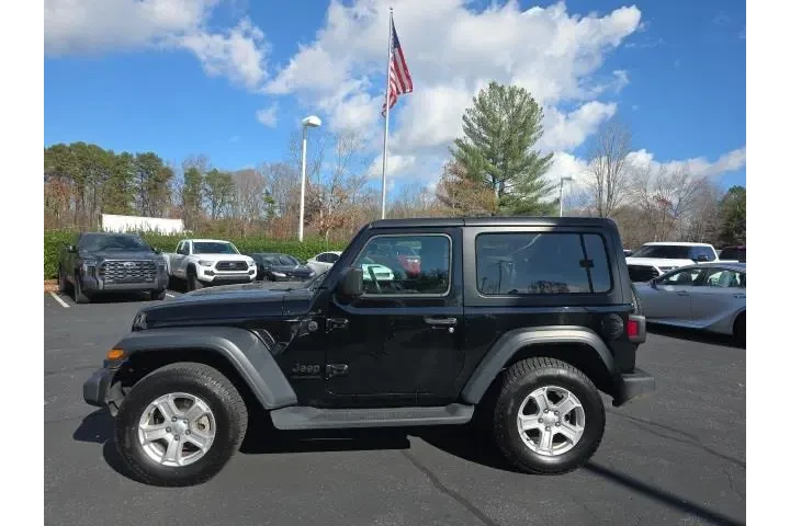$26624 : Jeep Wrangler 2023 4x4 Sport image 4