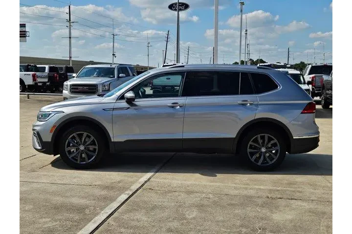 $20425 : Volkswagen Tiguan 2024 Wolfs image 6