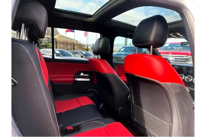 2021 Mercedes-Benz GLB-Class image 9