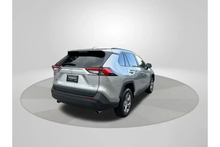 $25000 : Toyota RAV4 2024 AWD XLE 4dr image 8