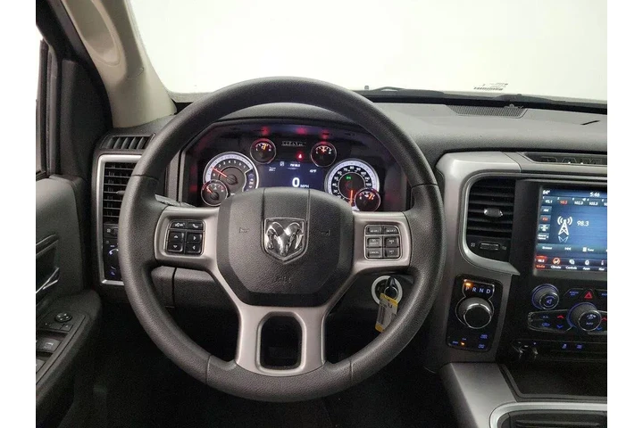 $25998 : Ram 1500 Classic 2023 4x4 SL image 10