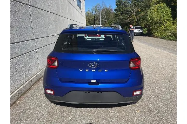 $18685 : Hyundai VENUE 2025 SEL 4dr C image 8