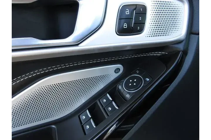 $36040 : Ford Explorer 2022 AWD ST 4d image 10